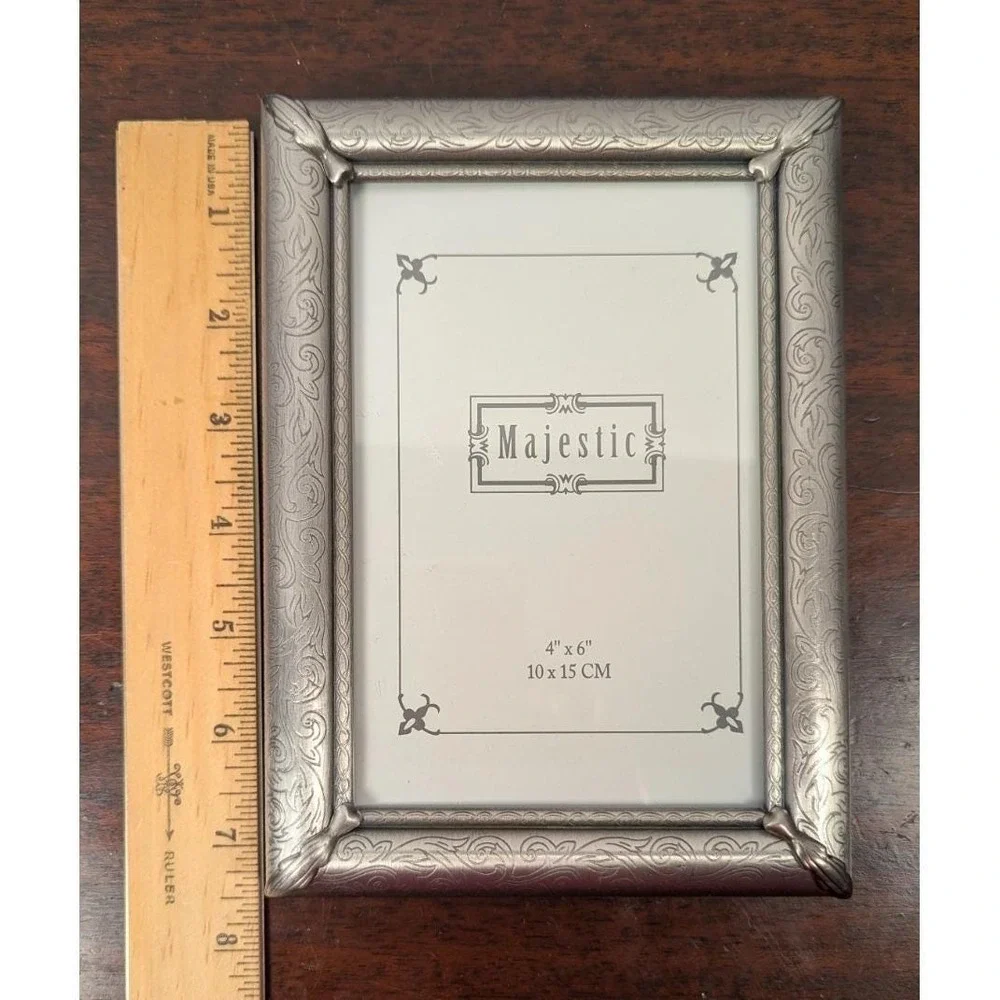 Pewter Tone Photo Frames Majestic 4x6 & WM Rogers Silver Plated 3x5 Oval Lot 2